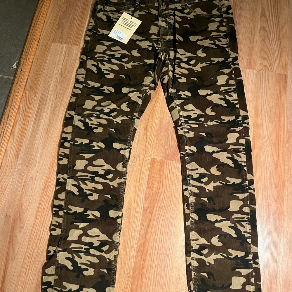 Camo Green Colored Corduroys Men’s 33/32 Cords New With Tags